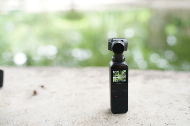 Gak Ribet! 7 Kamera Mini Vlogging yang Pas Buat Pemula & Pro